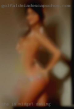 She is 5'2